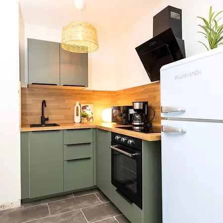 Staytime - Canopy Loft Apartment *