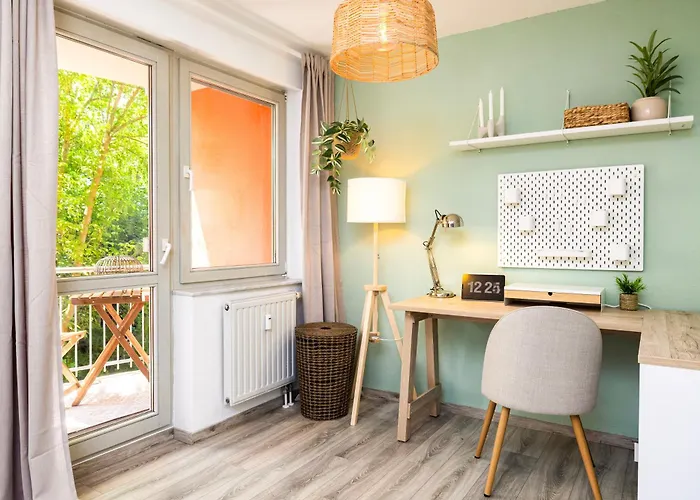 Staytime - Canopy Loft Apartment